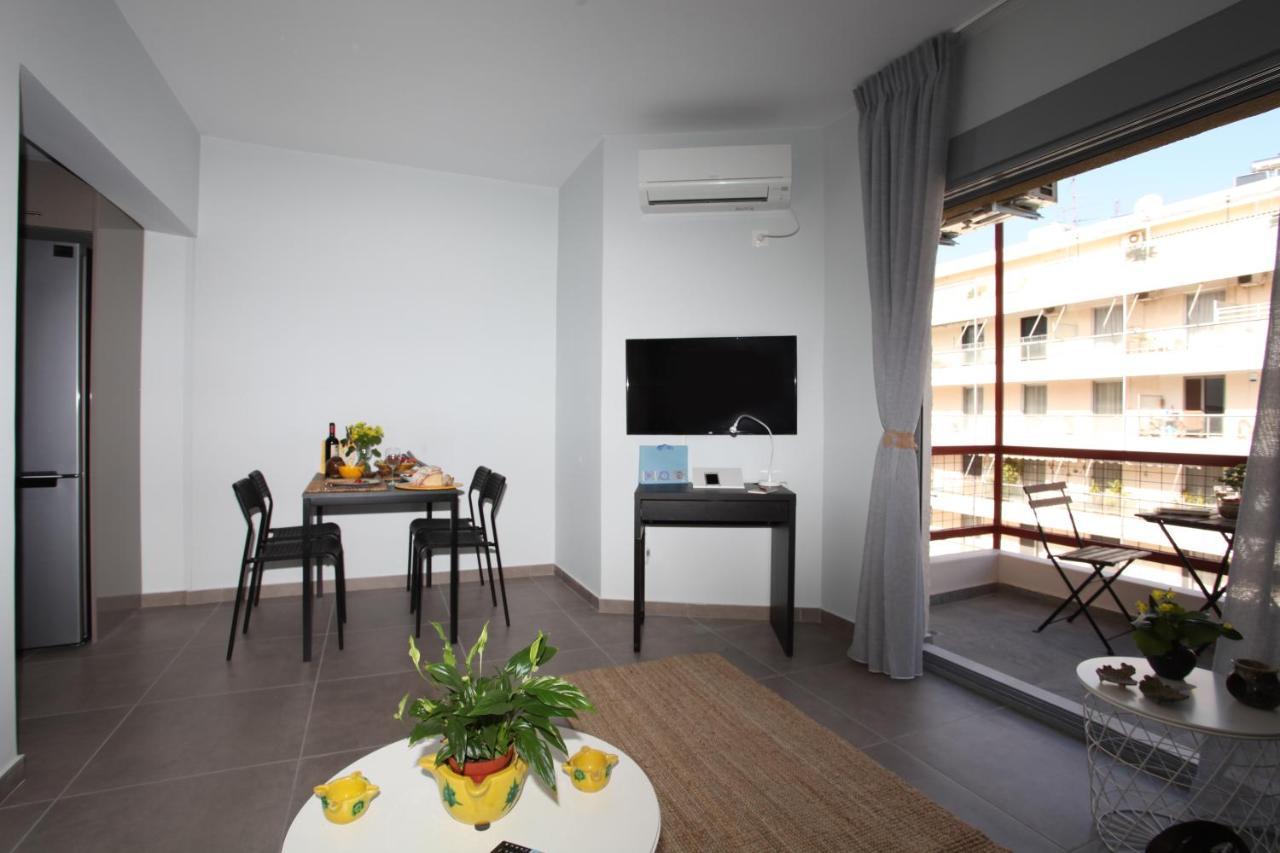 Edem Beach Apartment With Mountain View By Athenian Homes Buitenkant foto